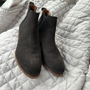 Alberto Fermani Suede Chelsea Boots 37